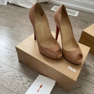 Christian Louboutin New very prive 37.5 patent nude 120mm